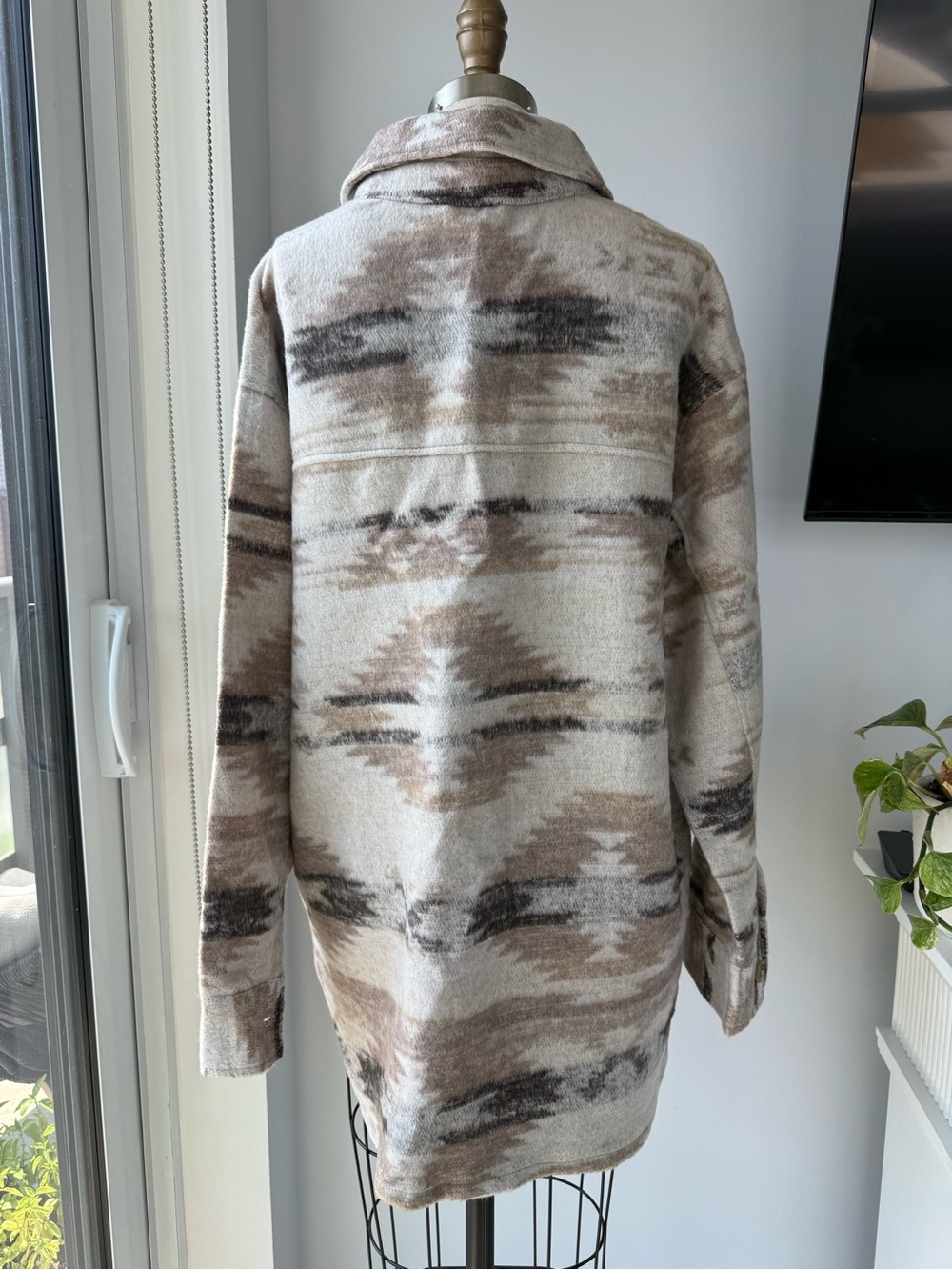 Oversized Western Patterned Shacket - Picture 2 of 6